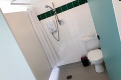 Warren Cottage - Toilets/showers